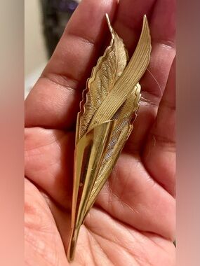 Gold Leaf Vintage-Style Brooch